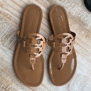 Tory Burch Tan patent leather Size 7